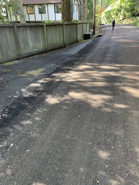 City roads in Bainbridge Island, WA: annual road maintenance (photo 3)