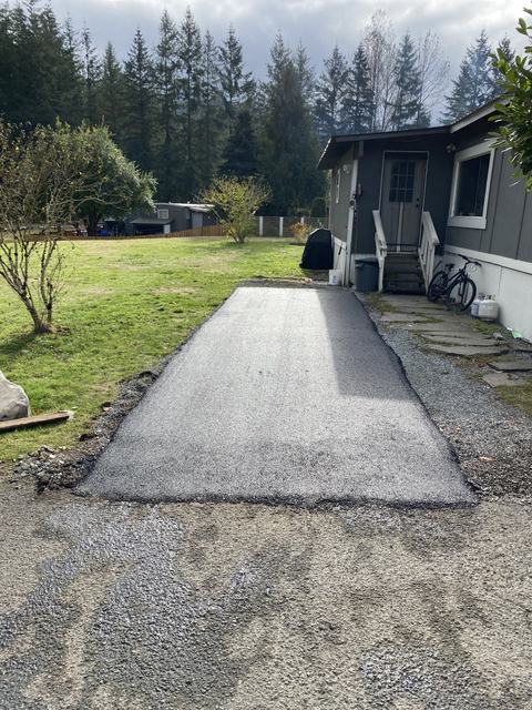 Manufactured home community in Gold Bar, WA: driveway paving (photo 1)