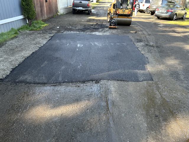 Manufactured home community in Lakewood, WA: paving, sealcoat and striping (photo 2)