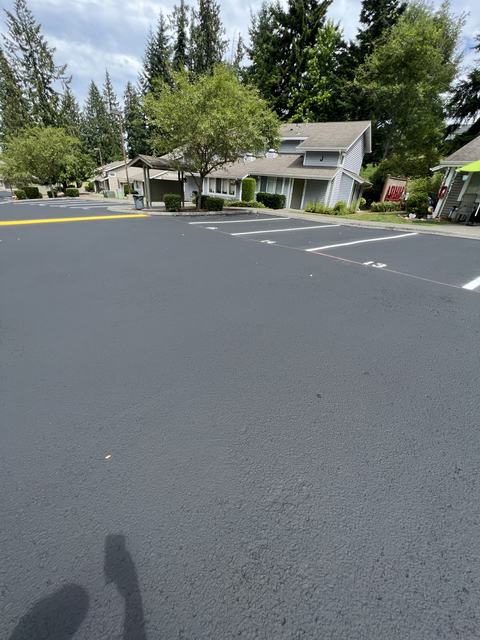 Housing community in Lynnwood, WA: sealcoat and striping (photo 3)