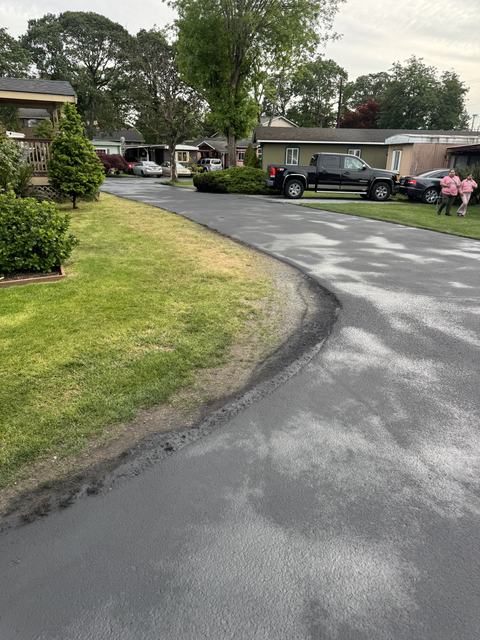 Manufactured home community in Tacoma, WA: paving and sealcoat (photo 3)